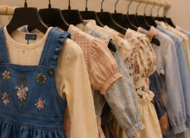 Girls Collection Rail